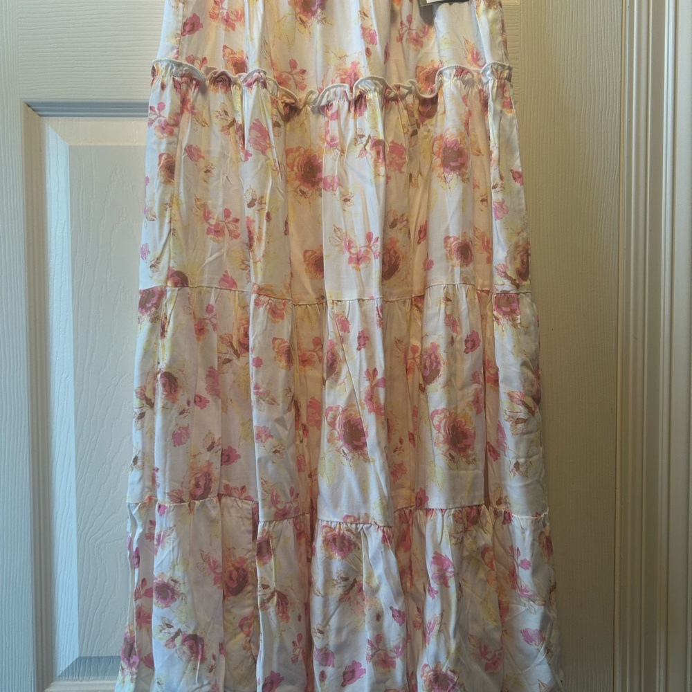 ✨👗NWT: Art Class Floral Maxi Skirt in Pink and Cream